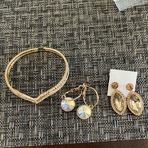 Gold and Crystal Jewelry Set costume jewelry! NWOT sparkle